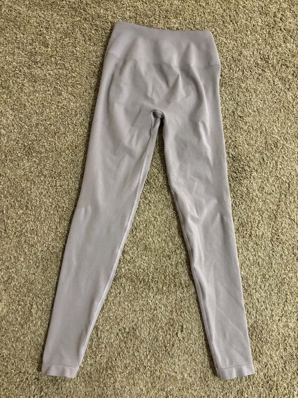 Alphalete Scrunch Butt Seamless High-Waisted Leggings in Light Purple